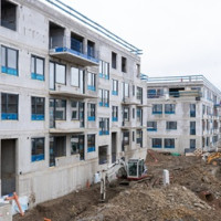 Nad druhou etapou projektu Portti Kladno vlaje glajcha